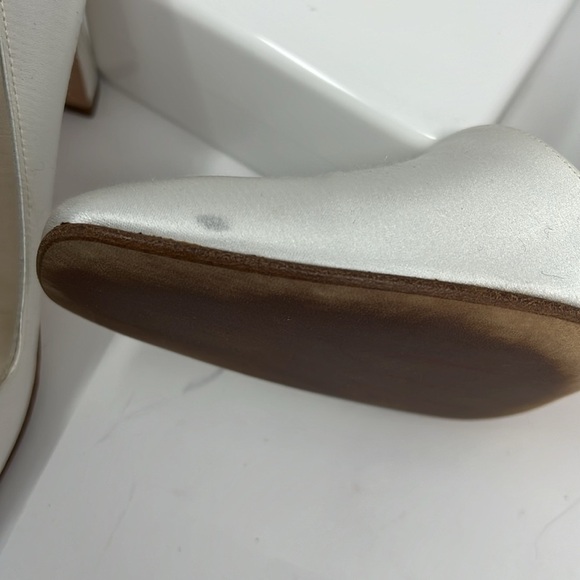 Vera Wang Sz 7 White Silk Made in Italy Block Heel Pumps - Never Worn - Picture 7 of 8